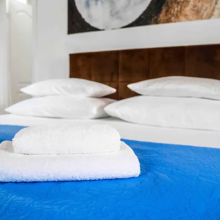 Studio Central Split アパート