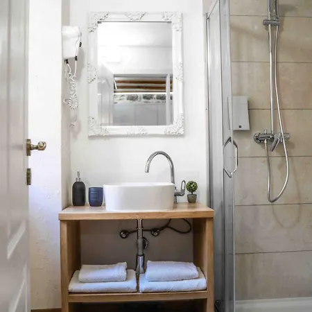 Studio Central Split Apartment *